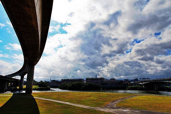 IMG_7981+15__-15_tonemapped.jpg