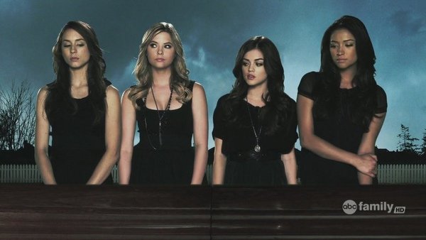 pretty.little.liars.s01e01.720p.hdtv.x264-ctu[01-02-19].JPG