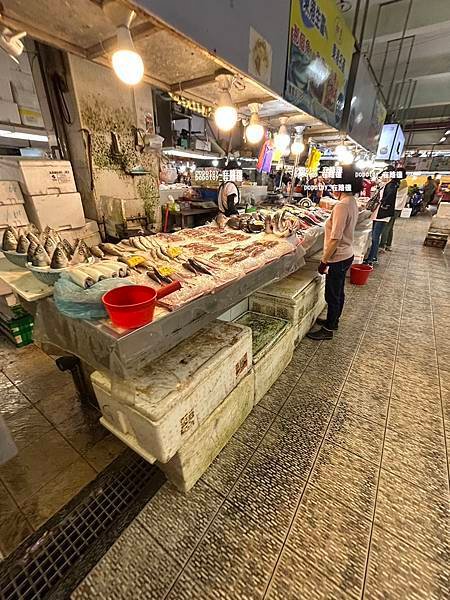 POPOTOY在˙屏東˙東港˙華僑市場有什麼？生魚片、海鮮、