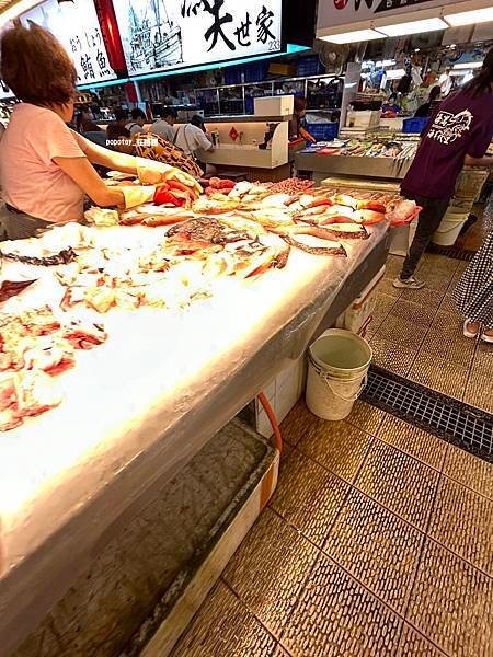 POPOTOY在˙屏東˙東港˙華僑市場有什麼？生魚片、海鮮、