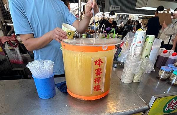 POPOTOY在˙屏東˙東港˙華僑市場有什麼？生魚片、海鮮、