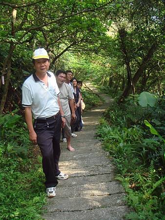 桌球隊登山102.09.08 (5).JPG