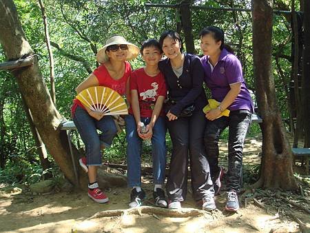 桌球隊登山102.09.08 (13).JPG