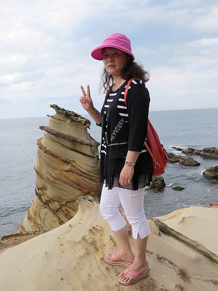 濱海奇岩石103.05.11 (13).JPG