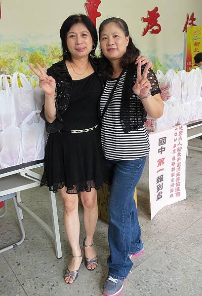頒發獎學金103.05.25 (10).JPG