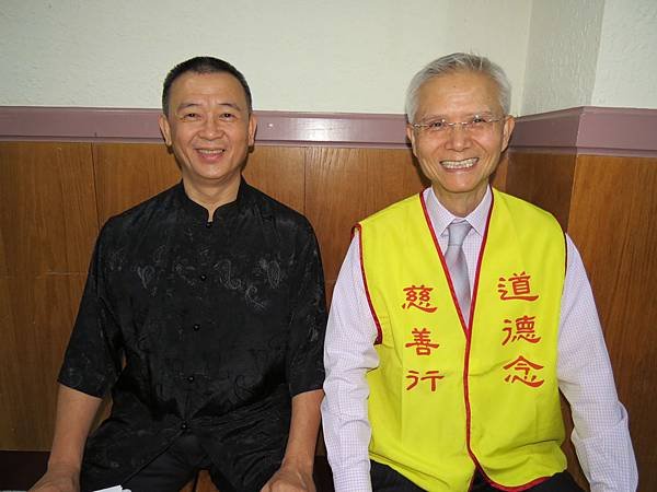 頒發獎學金103.05.25 (19).JPG