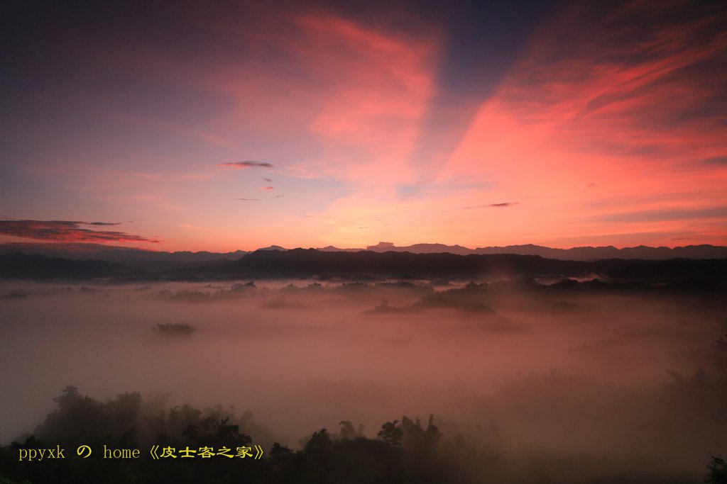 紅霞映山嵐.jpg