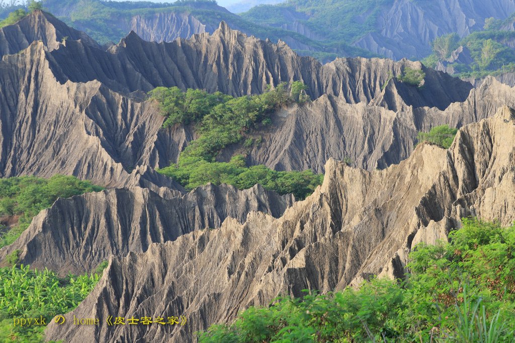 月世界惡地.jpg