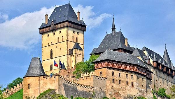 karlstejn-castle-near-beroun-karlstejn-castle