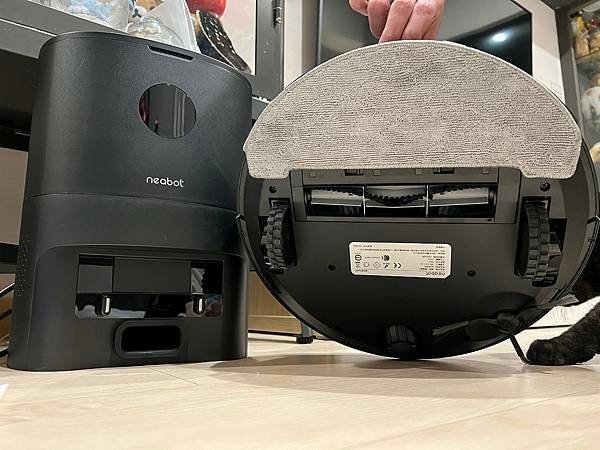 【 開 箱】NEABOT N2 PLUS 自動集塵堡掃拖機器