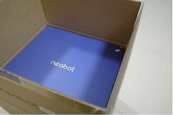 【 開 箱 】NEABOT N2 PLUS 自動集塵堡掃拖機