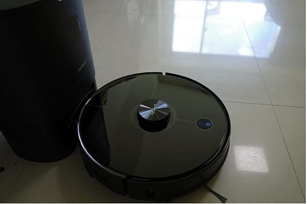 【 開 箱 】NEABOT N2 PLUS 自動集塵堡掃拖機