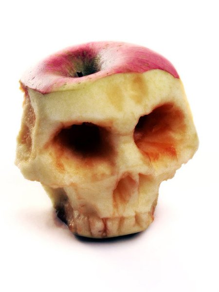 Apple_of_Death_by_Rajala.jpg