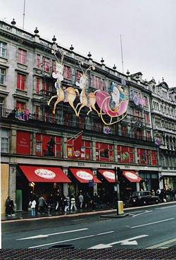 250px-Hamleys_London.jpg