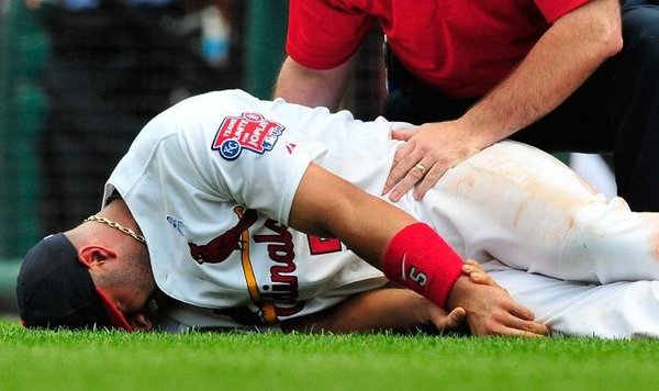 Albert Pujols Hurt (Jeff Curry Getty Images).jpg