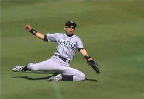 Ichiro sliding catch.jpg