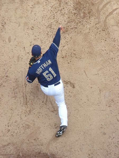 Trevor_Hoffman_Warming_Up_(5).jpg