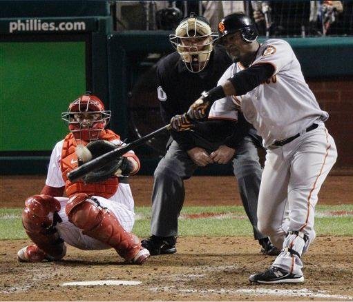 2010 NLCS G6 Juan Uribe HR 1.jpg