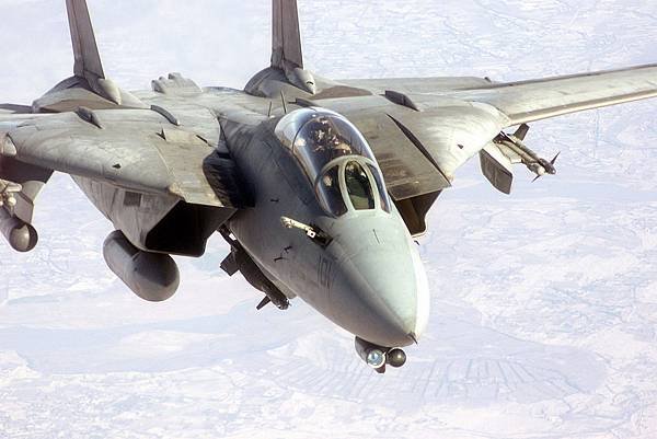 1200px-F-14_Tomcat_preparing_to_refuel.jpg