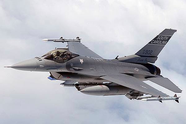 640px-F16_SCANG_InFlight.jpg