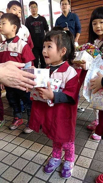 霏霏體驗7-11一日店長－1041205_0050