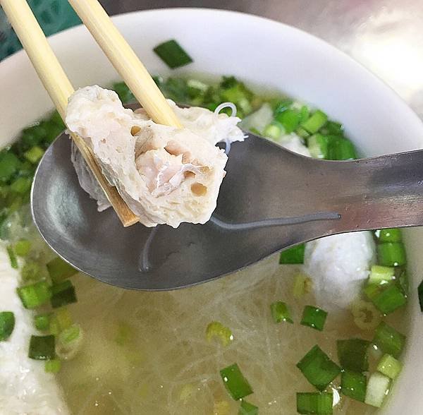 高雄市新興區復橫一路中正市場碗粿棧~除了碗粿還有這一味???