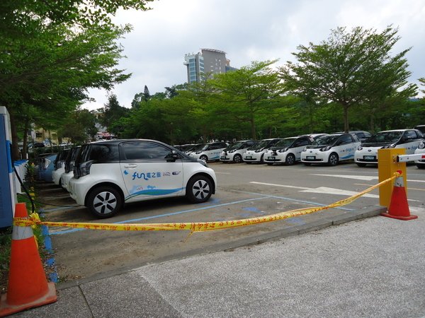 和運租車(日月潭水社站)：【日月潭】搭上TOYOTA電動車~來個日月潭FUN電之旅吧