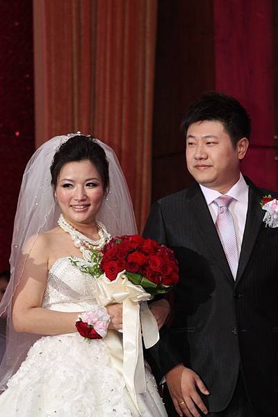 7新郎新娘上臺.JPG