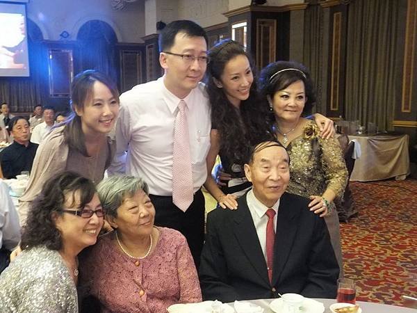 18隋棠和家人.JPG