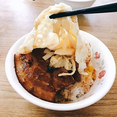 城隍魯肉飯無敵