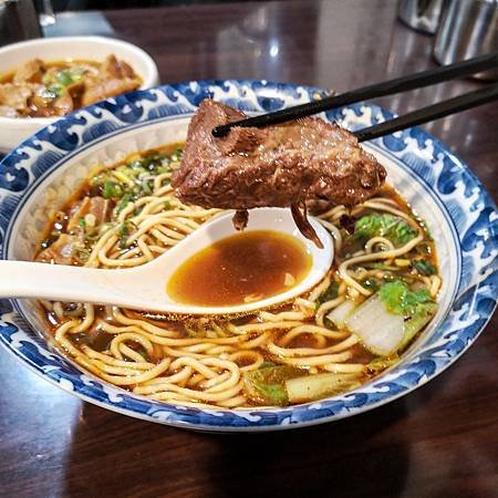 大塊牛肉