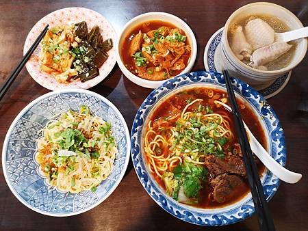 牛肉麵雞湯