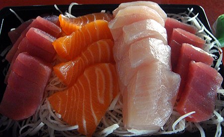 華僑市場生魚片.jpg