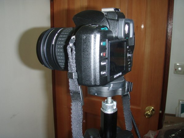 裝上Olympus E410的樣子