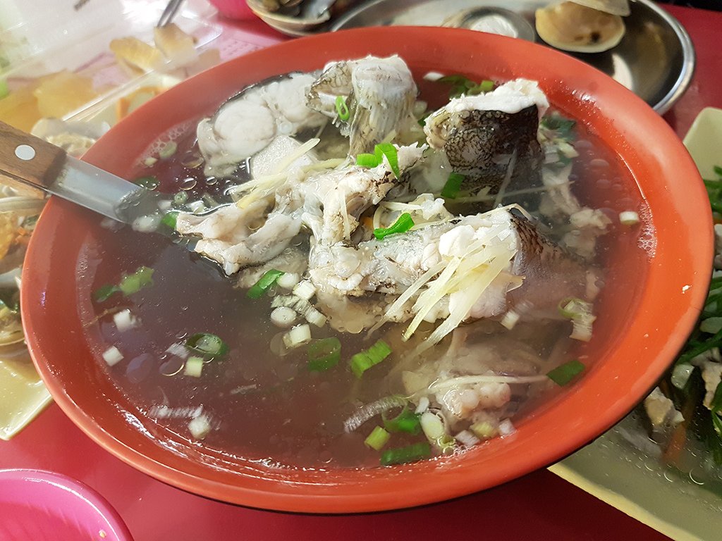 12現煮魚湯.jpg - 宜蘭頭城大溪漁港觀光直銷賣場