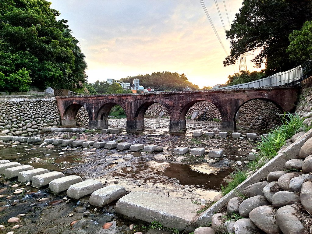 大平紅橋.jpg