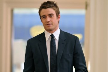 Robert Buckley-004.jpg