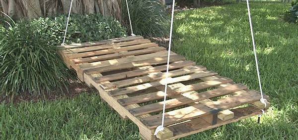 Build-A-Relaxing-Pallet-Swing-Bed-Just-In-Time-For-Summer.jpg