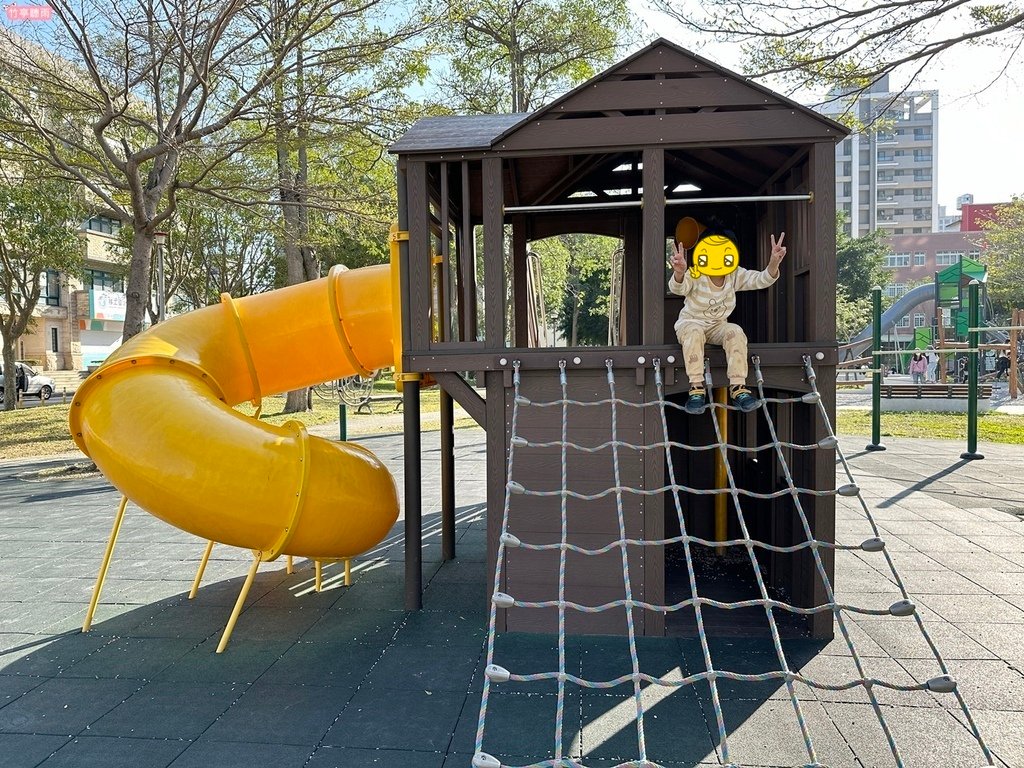 【新竹親子景點】竹北兒九傑克小路公園 ~快速的豆莖溜滑梯與木