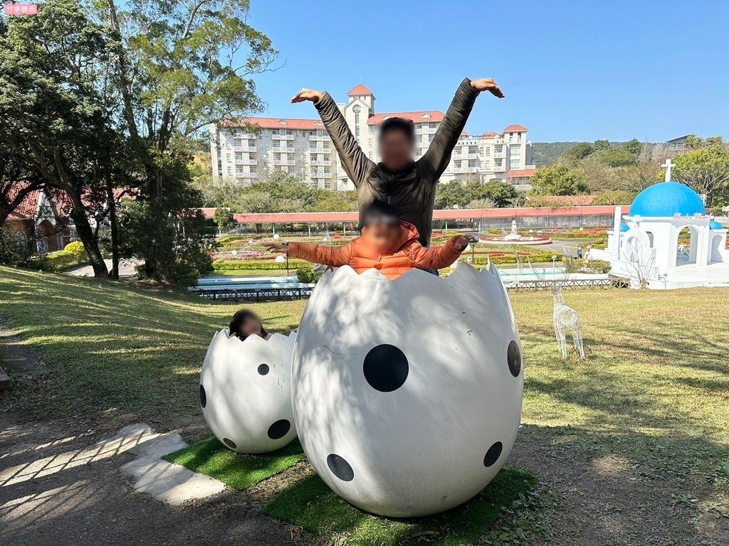 【苗栗親子景點】老少咸宜的西湖渡假村，小火車、旋轉木馬、玩泡