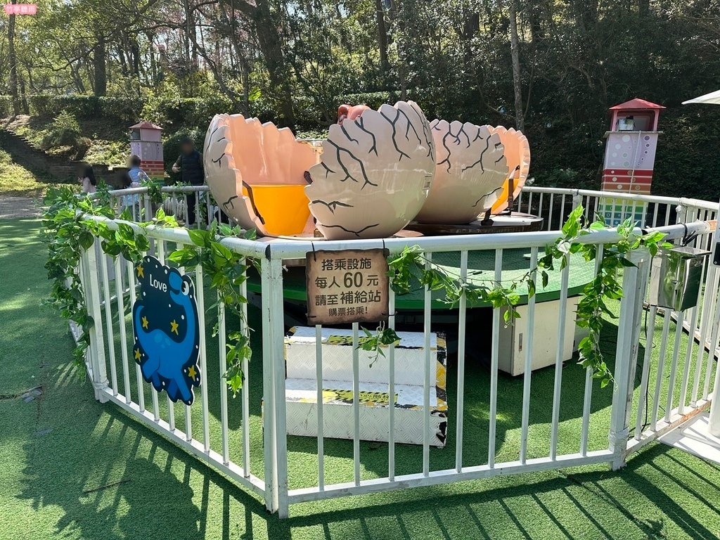 【苗栗親子景點】老少咸宜的西湖渡假村，小火車、旋轉木馬、玩泡