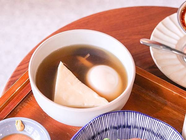 【小南通咖啡】台日融合，咖啡廳也吃得到筒仔米糕？混血小吃甜點