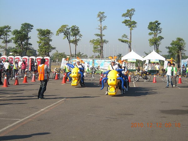 紐崔萊心騎日