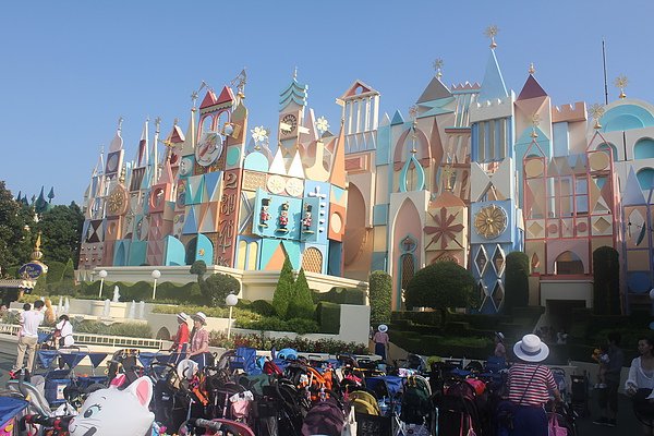 東京迪士尼樂園~夢幻樂園區--小小世界