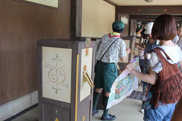 東京迪士尼樂園~夢幻樂園區--小熊維尼獵蜜記