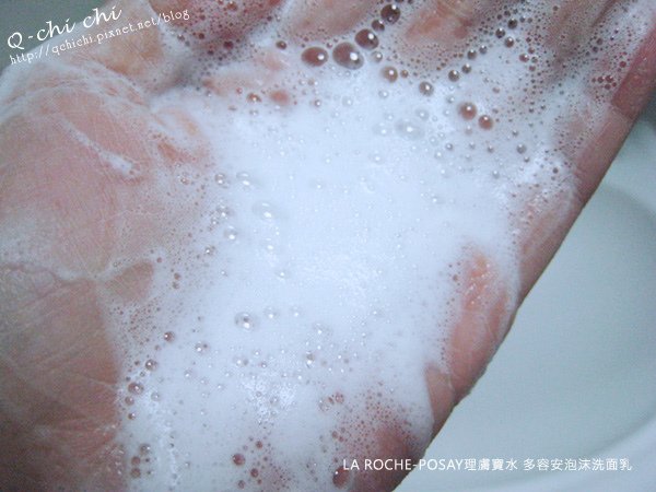 LA-ROCHE-POSAY理膚寶水-多容安泡沫洗面乳-泡泡