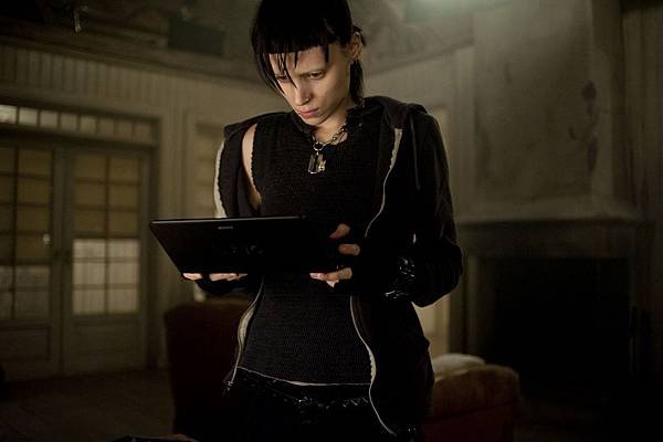 Rooney-MaraTHE-GIRL-WITH-THE-DRAGON-TATTOO-Photo-by-Merrick-Morton-lg.jpg