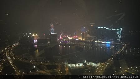 042 夜晚的市區.jpg