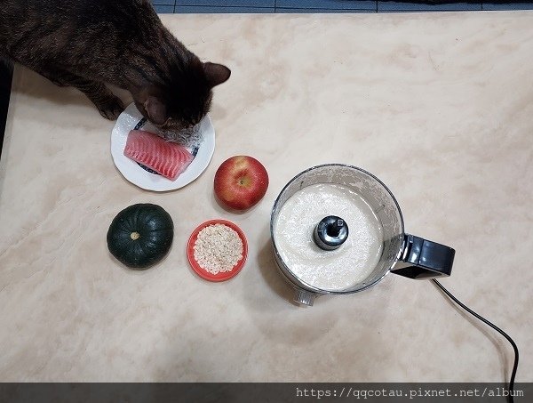 【自製貓咪鮮食】腸胃壯壯~南瓜蘋果鯛魚吻仔魚