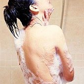 The correct way to wear an invisible bra1